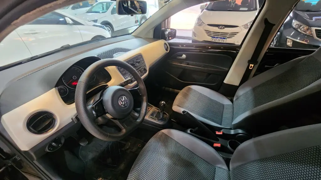VOLKSWAGEN UP - Foto