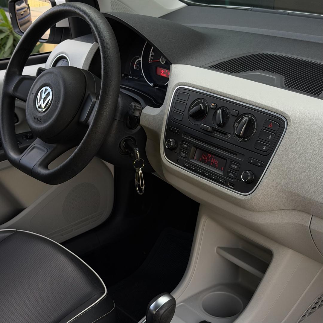 VOLKSWAGEN UP - Foto