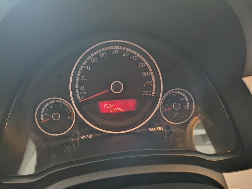 VOLKSWAGEN UP - Foto