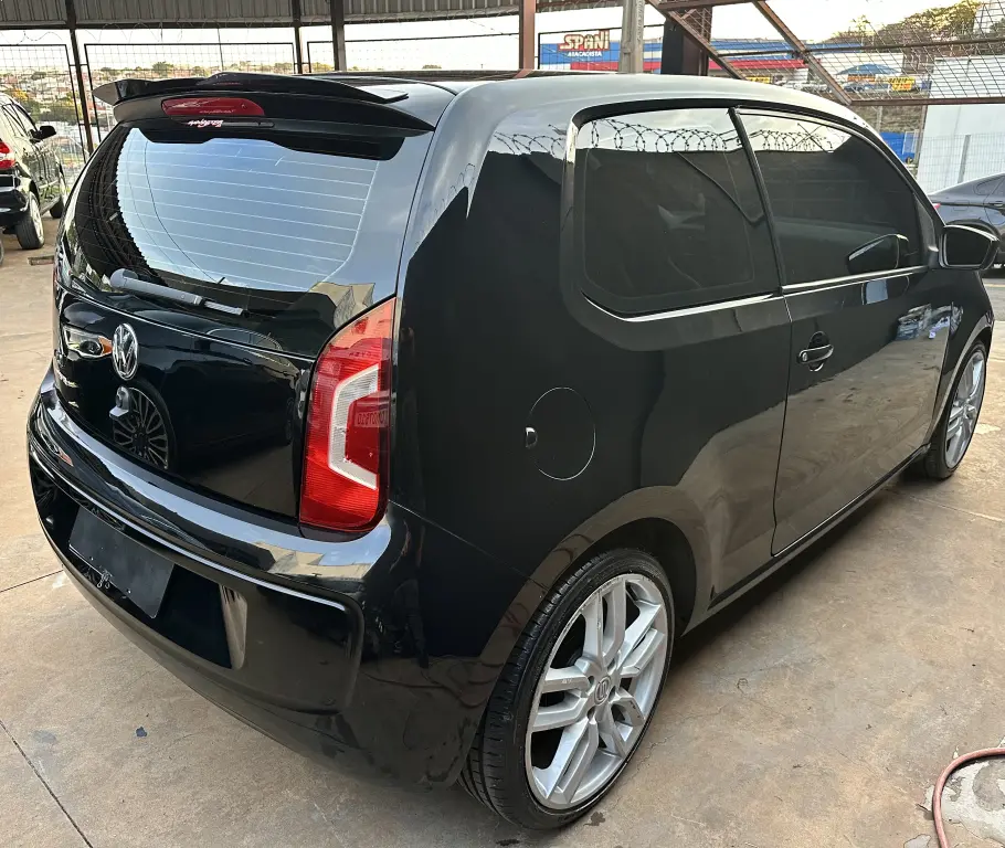 VOLKSWAGEN UP - Foto