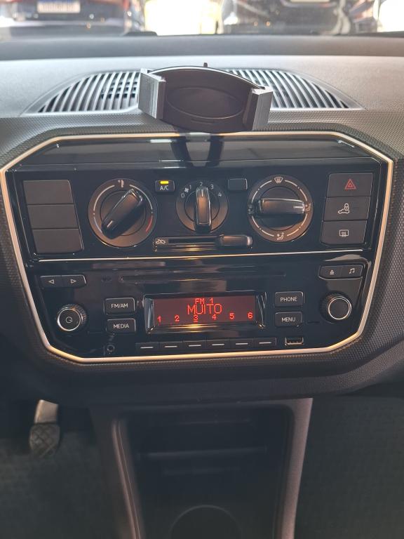 VOLKSWAGEN UP - Foto