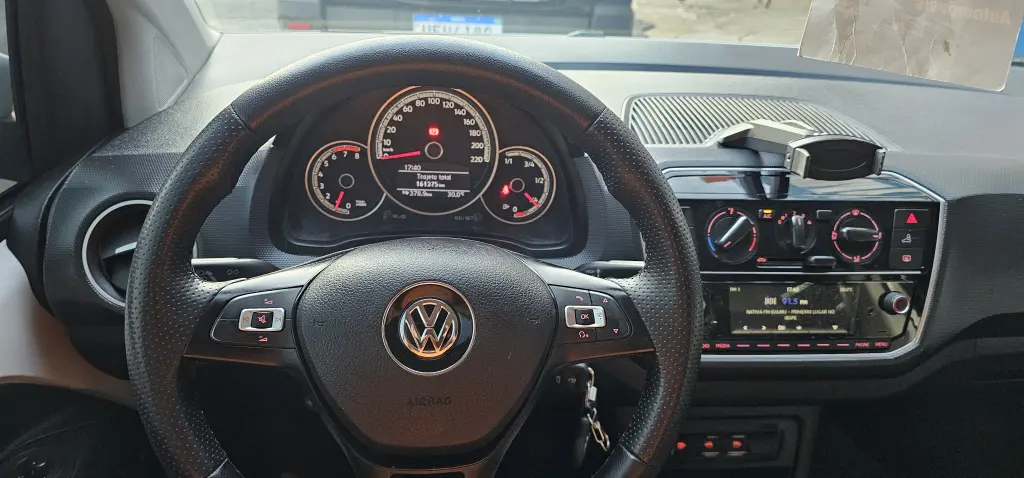 VOLKSWAGEN UP - Foto