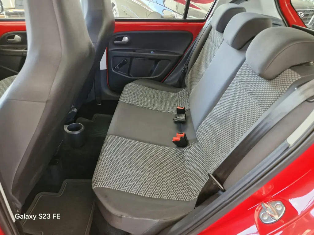 VOLKSWAGEN UP - Foto