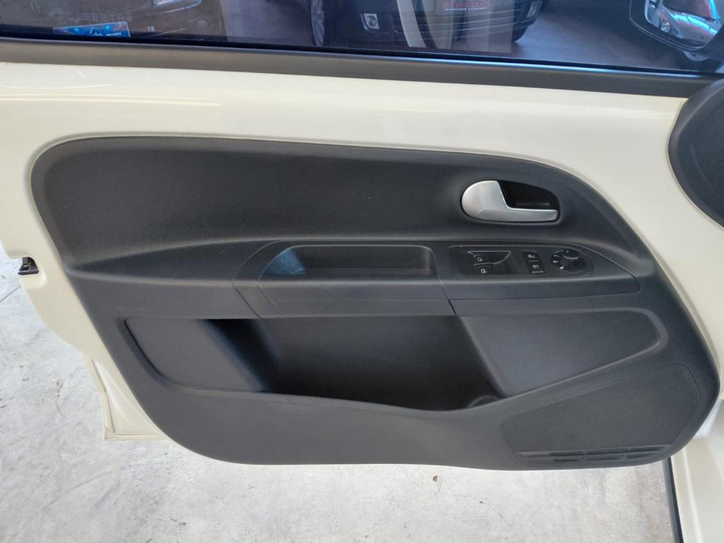 VOLKSWAGEN UP - Foto