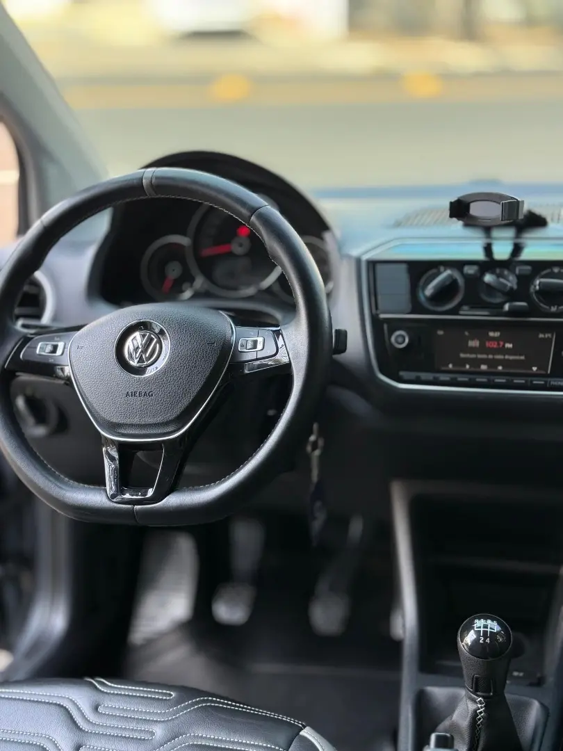 VOLKSWAGEN UP - Foto