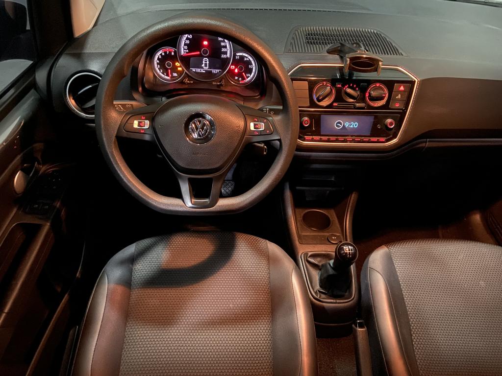 VOLKSWAGEN UP - Foto
