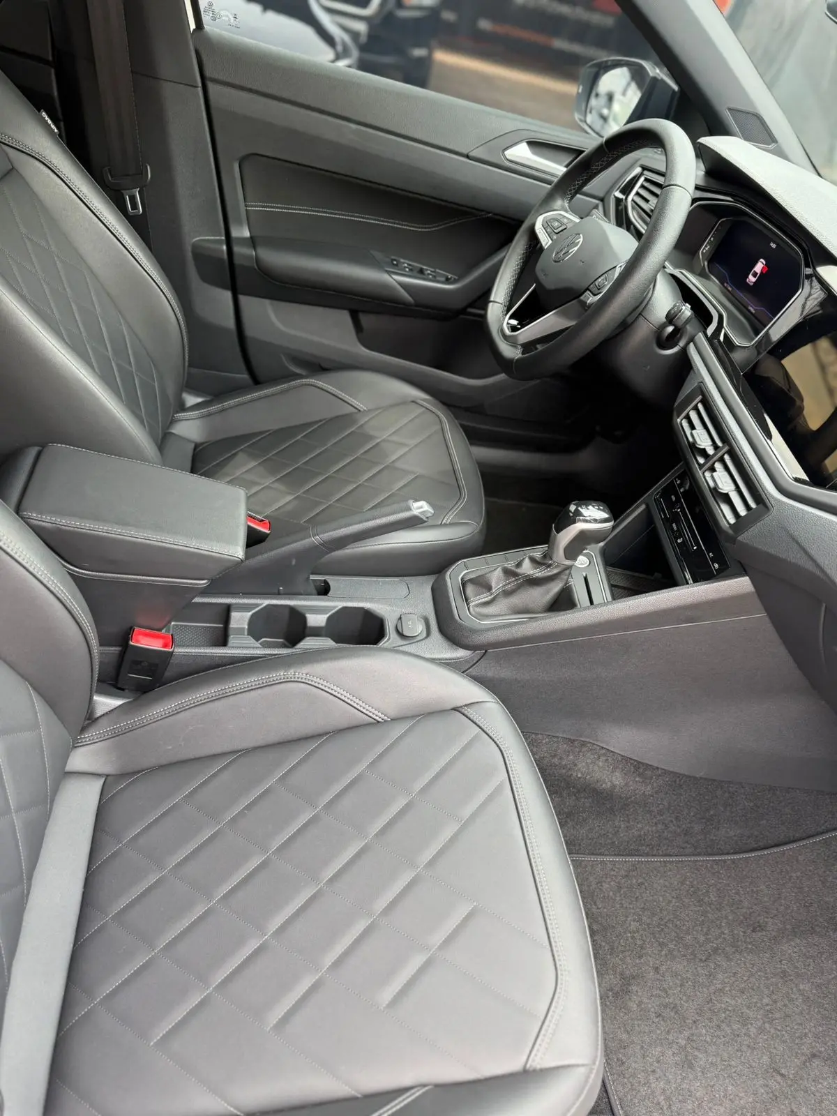 VOLKSWAGEN Virtus - Foto