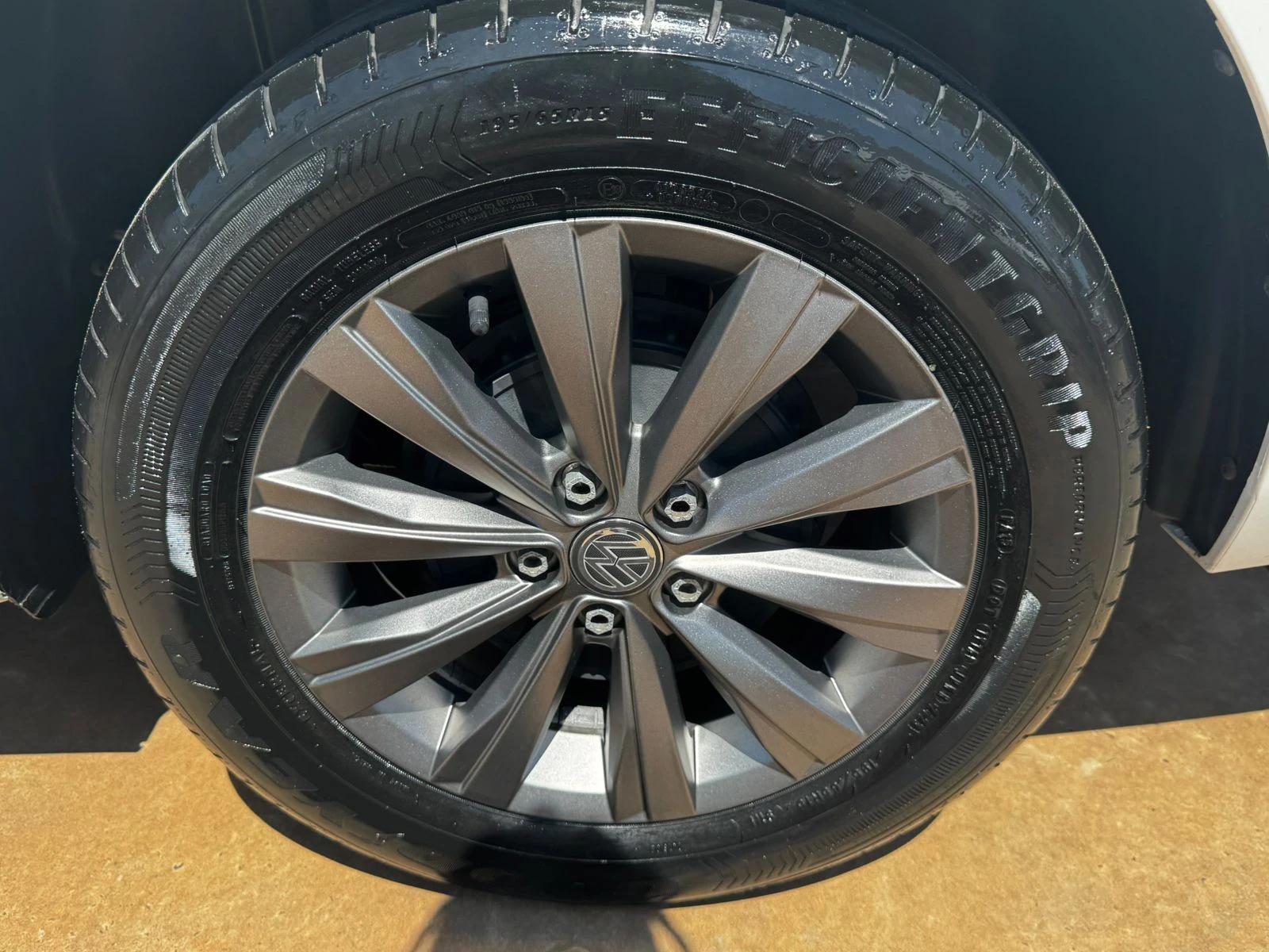 VOLKSWAGEN Virtus - Foto