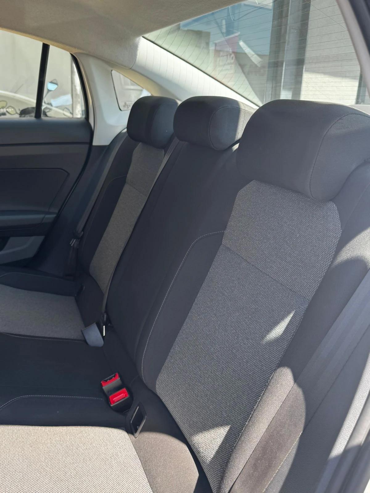 VOLKSWAGEN Virtus - Foto