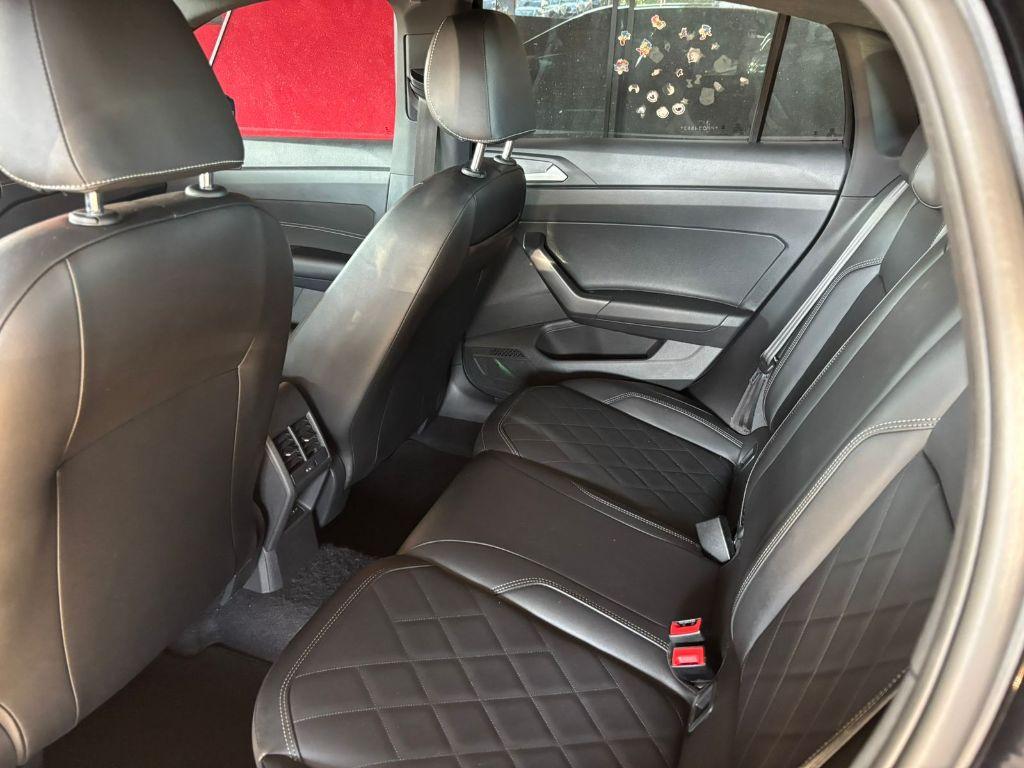 VOLKSWAGEN Virtus - Foto