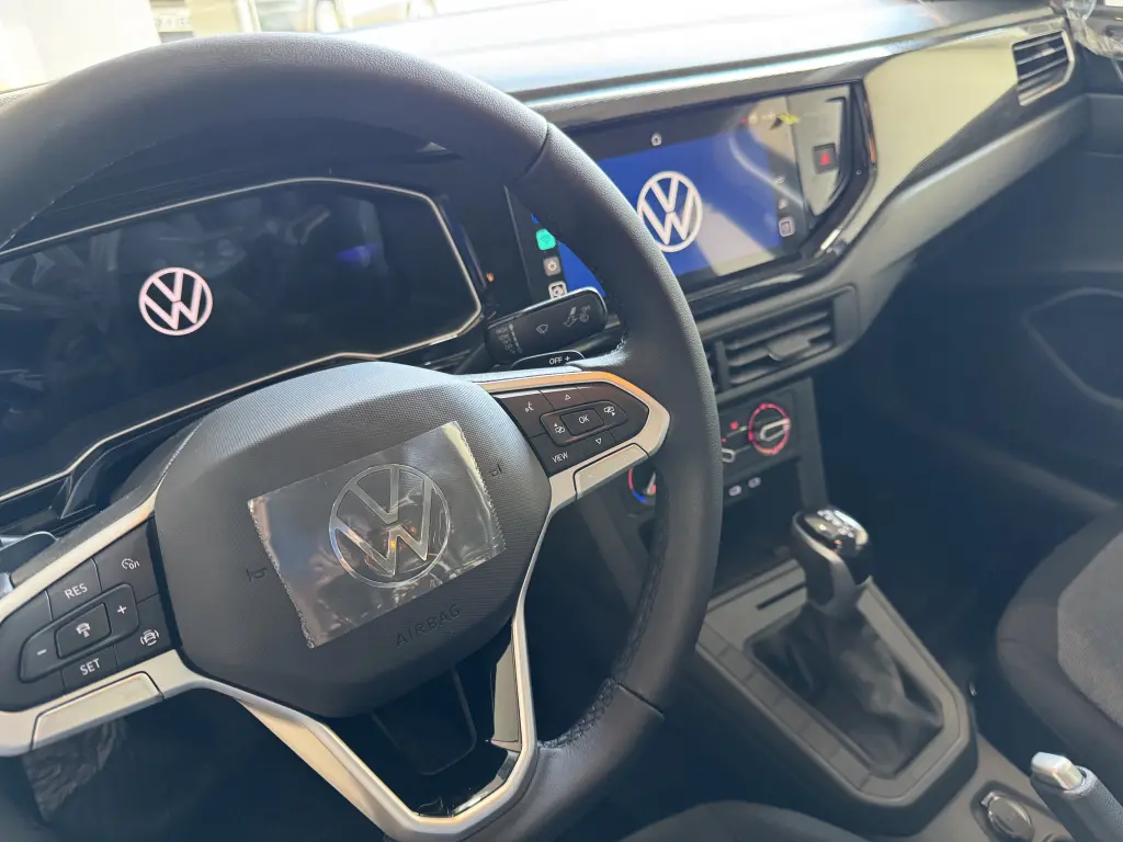VOLKSWAGEN Virtus - Foto