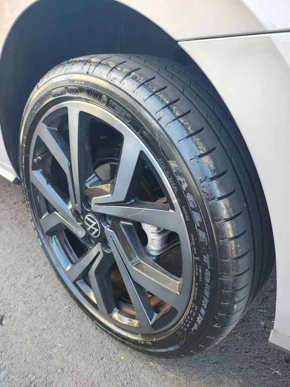 VOLKSWAGEN Virtus - Foto