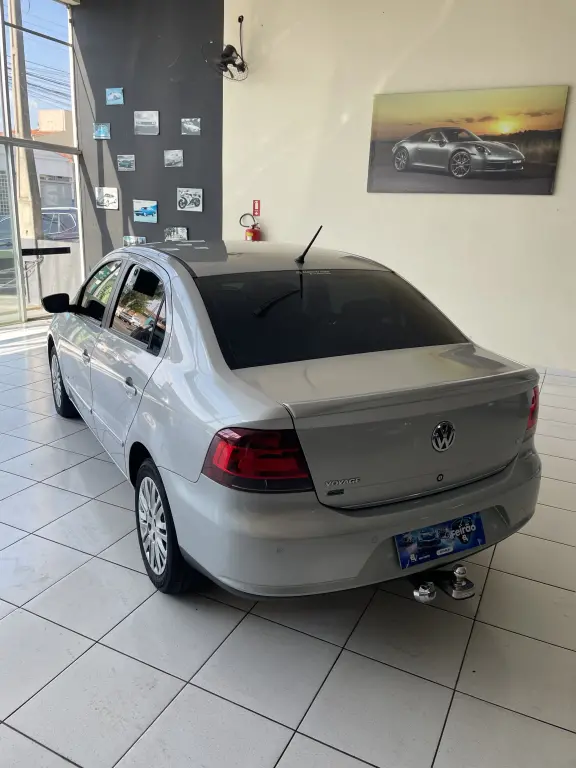 VOLKSWAGEN Voyage - Foto