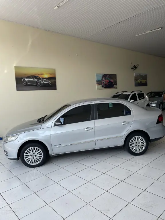 VOLKSWAGEN Voyage - Foto