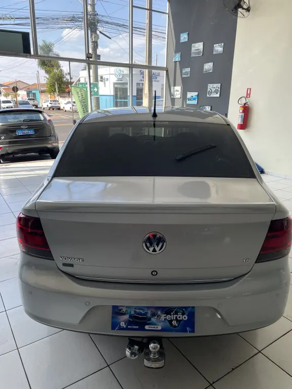 VOLKSWAGEN Voyage - Foto