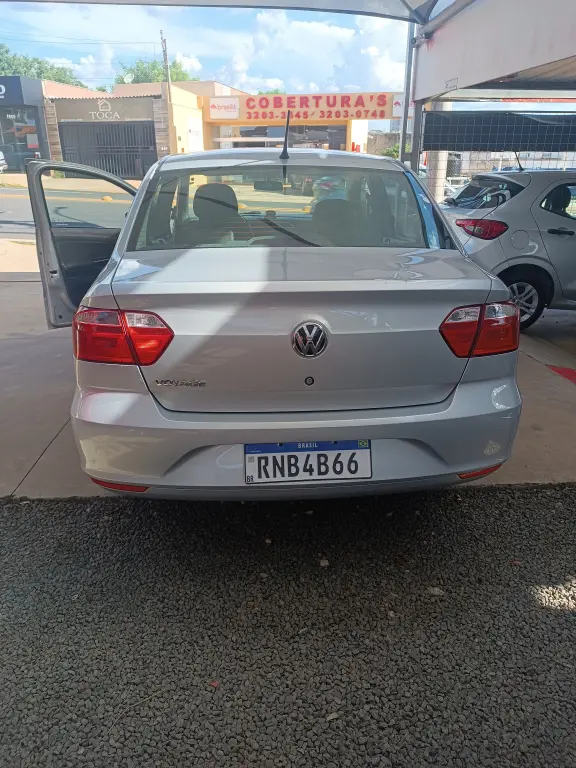 VOLKSWAGEN Voyage - Foto