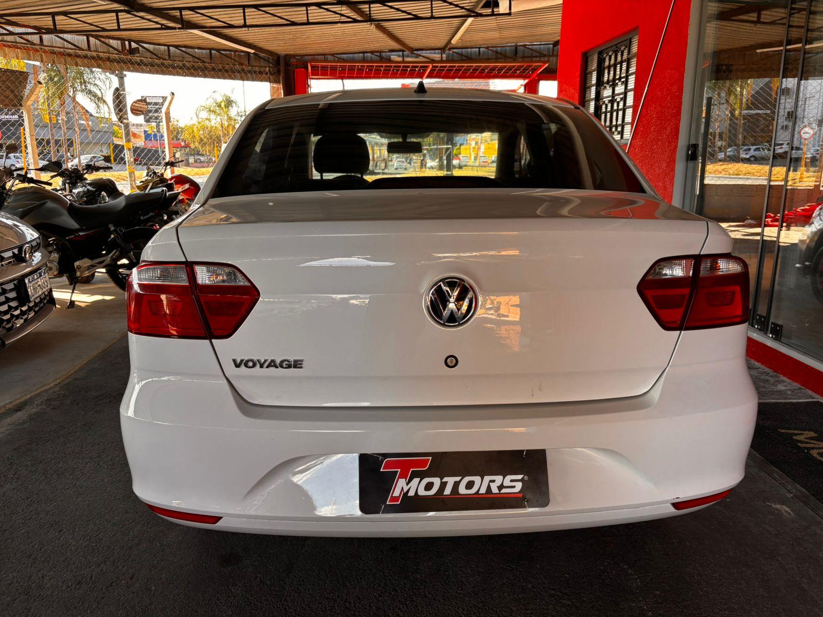 VOLKSWAGEN Voyage - Foto