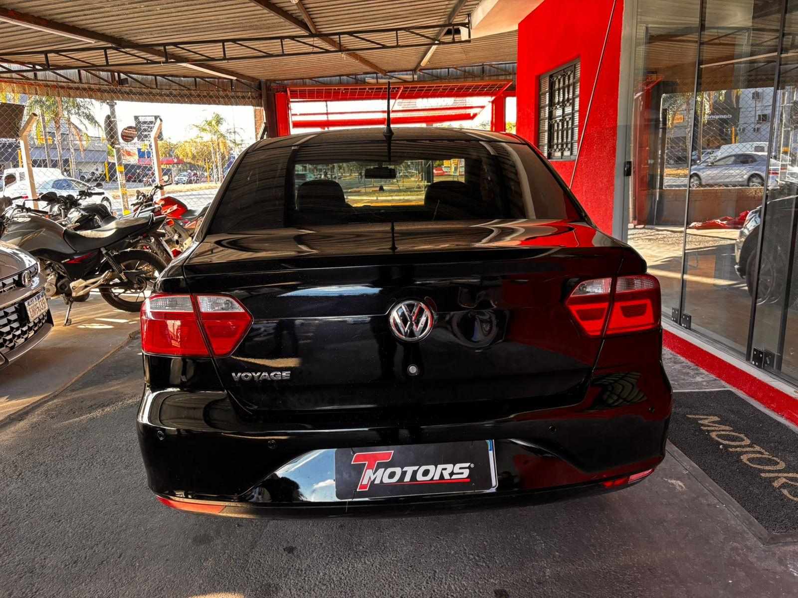 VOLKSWAGEN Voyage - Foto