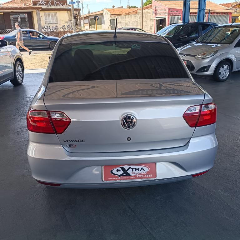 VOLKSWAGEN Voyage - Foto