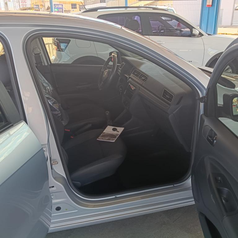 VOLKSWAGEN Voyage - Foto