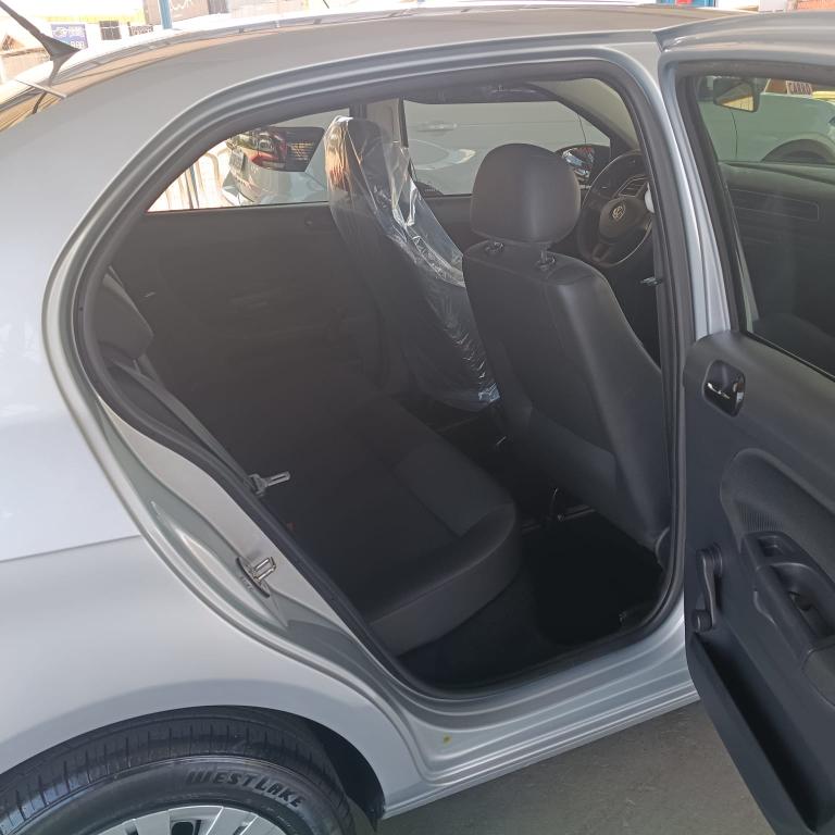 VOLKSWAGEN Voyage - Foto