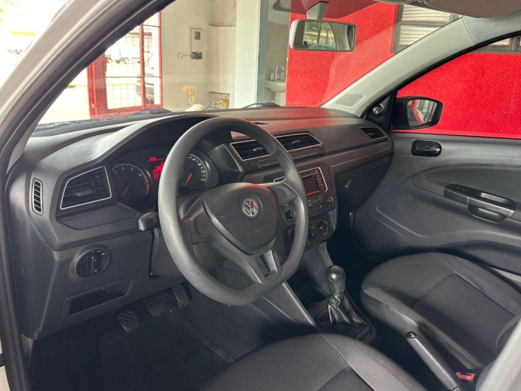 VOLKSWAGEN Voyage - Foto