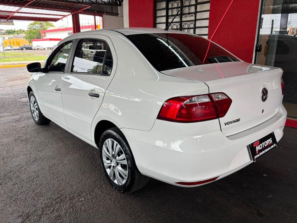 VOLKSWAGEN Voyage - Foto