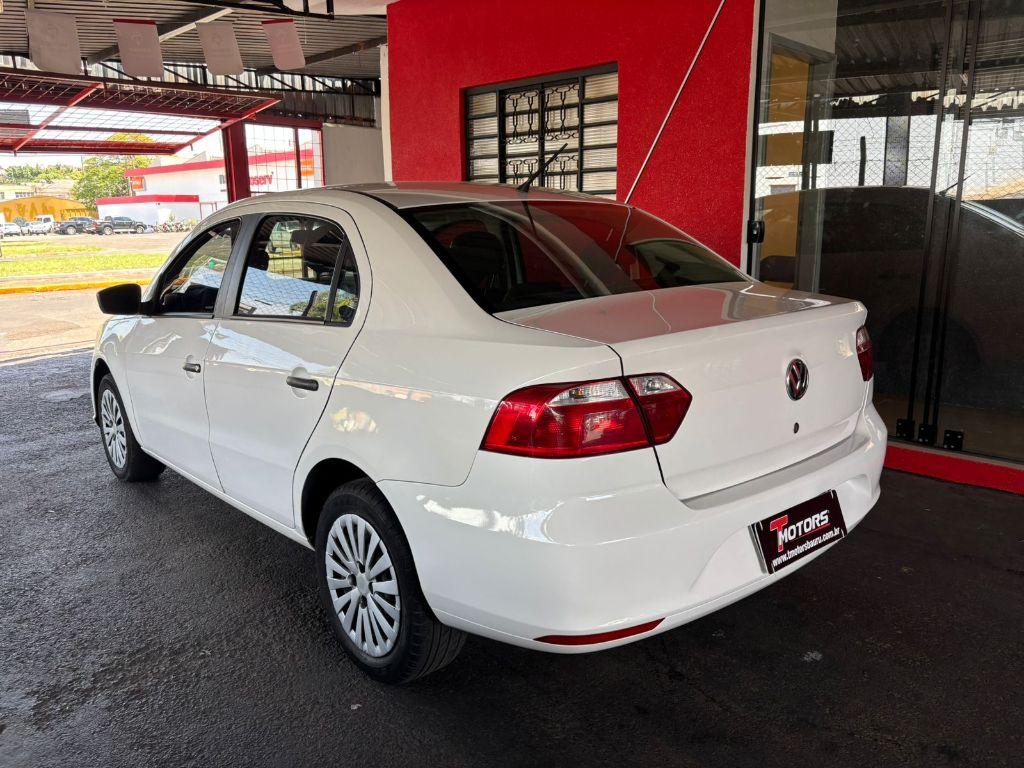 VOLKSWAGEN Voyage - Foto