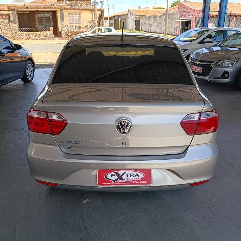 VOLKSWAGEN Voyage - Foto