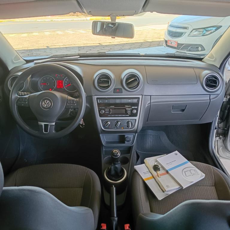 VOLKSWAGEN Voyage - Foto