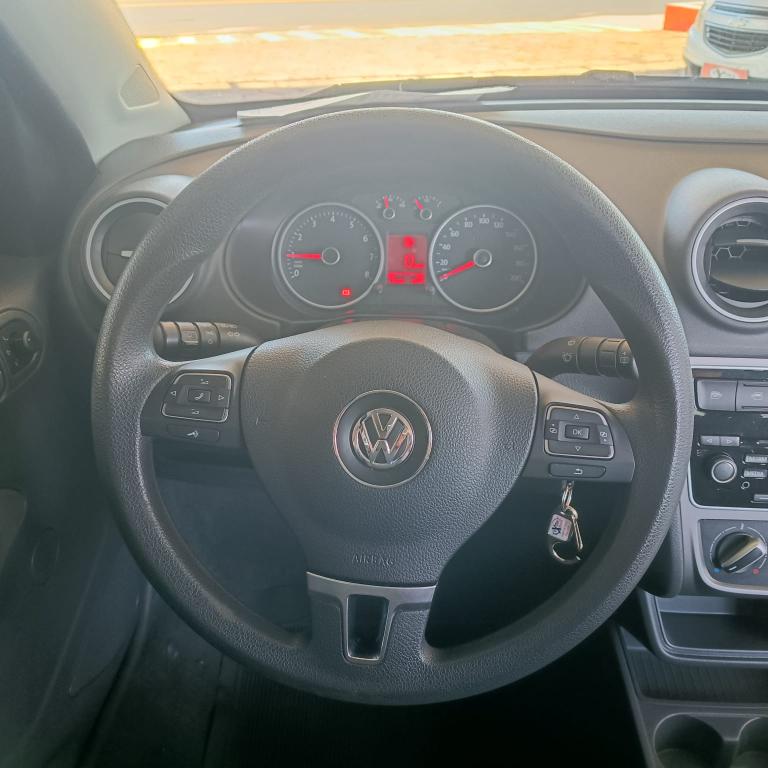 VOLKSWAGEN Voyage - Foto