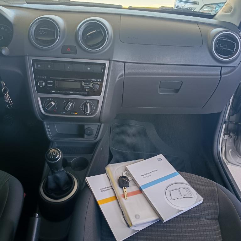 VOLKSWAGEN Voyage - Foto