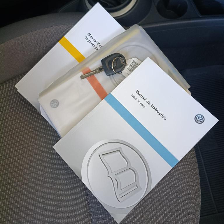 VOLKSWAGEN Voyage - Foto