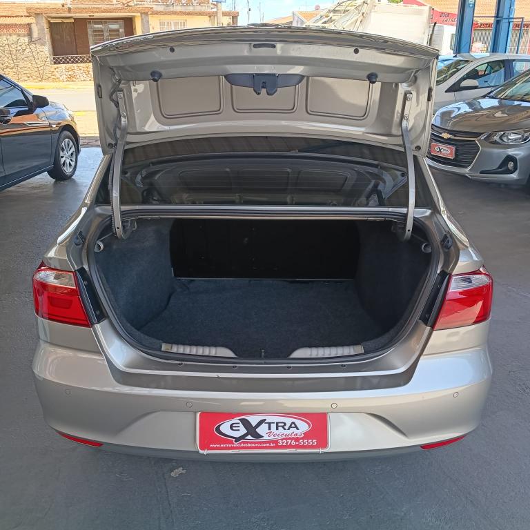 VOLKSWAGEN Voyage - Foto