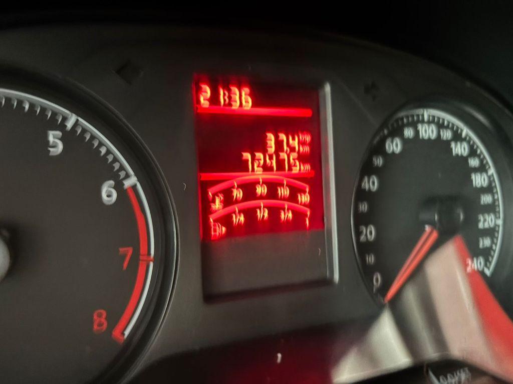 VOLKSWAGEN Voyage - Foto