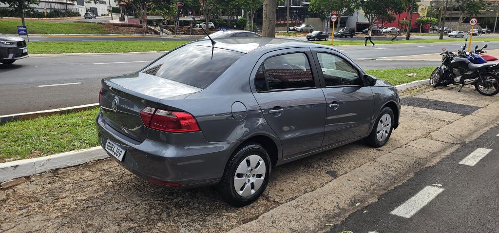 VOLKSWAGEN Voyage - Foto