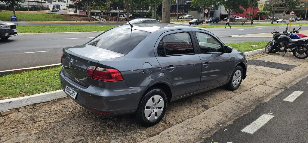 VOLKSWAGEN Voyage - Foto