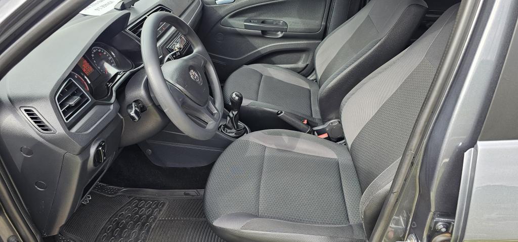 VOLKSWAGEN Voyage - Foto