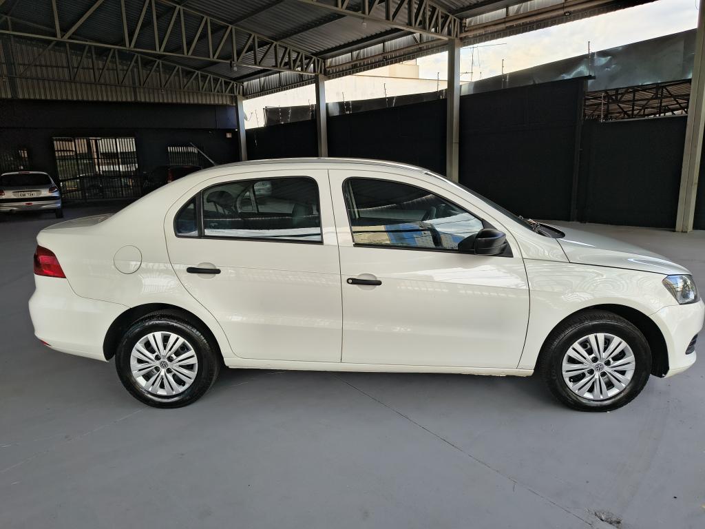 VOLKSWAGEN Voyage - Foto