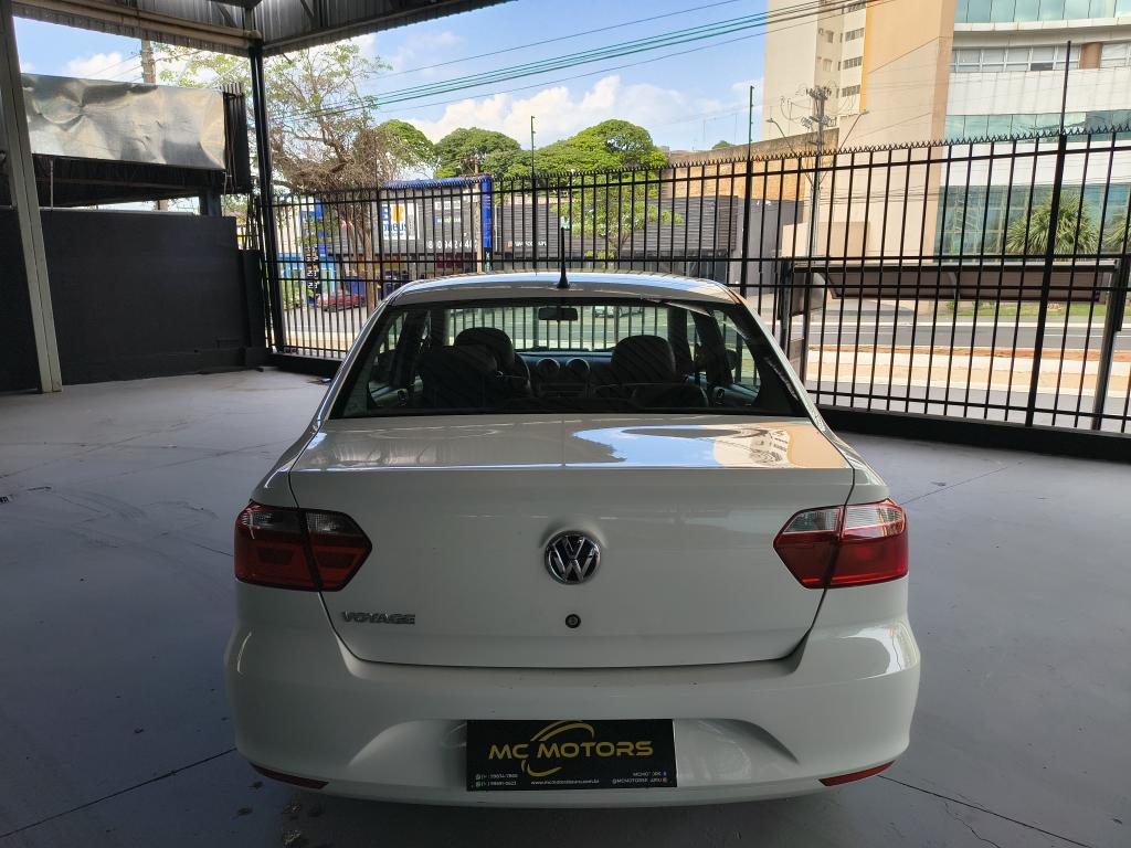 VOLKSWAGEN Voyage - Foto