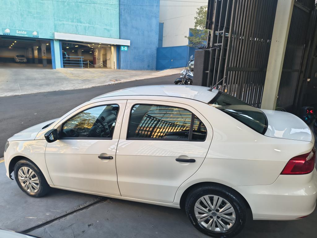 VOLKSWAGEN Voyage - Foto