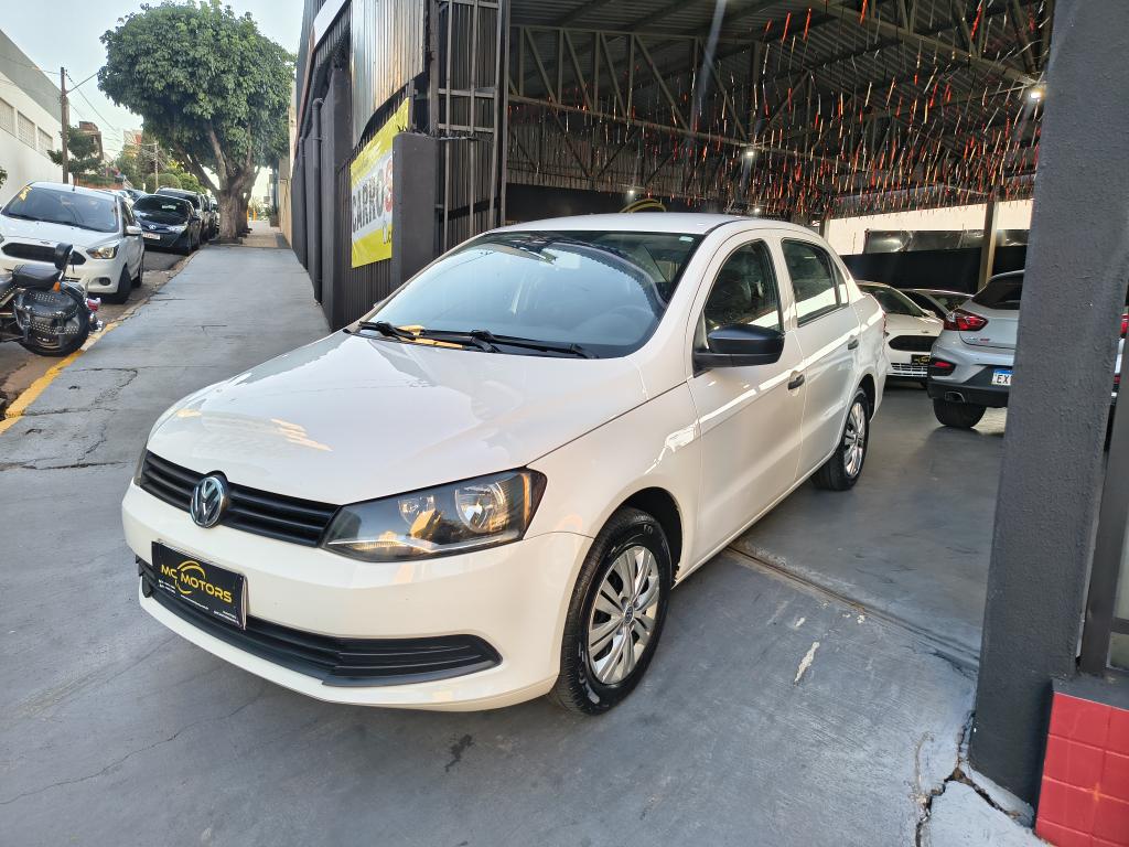 VOLKSWAGEN Voyage - Foto