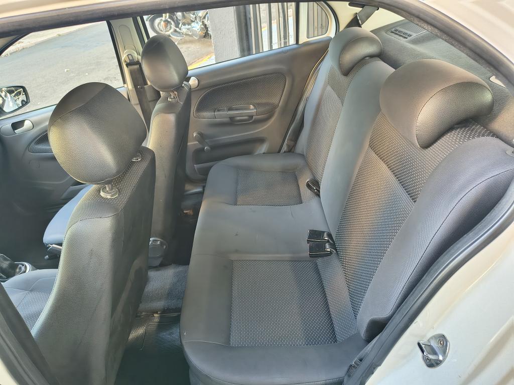 VOLKSWAGEN Voyage - Foto