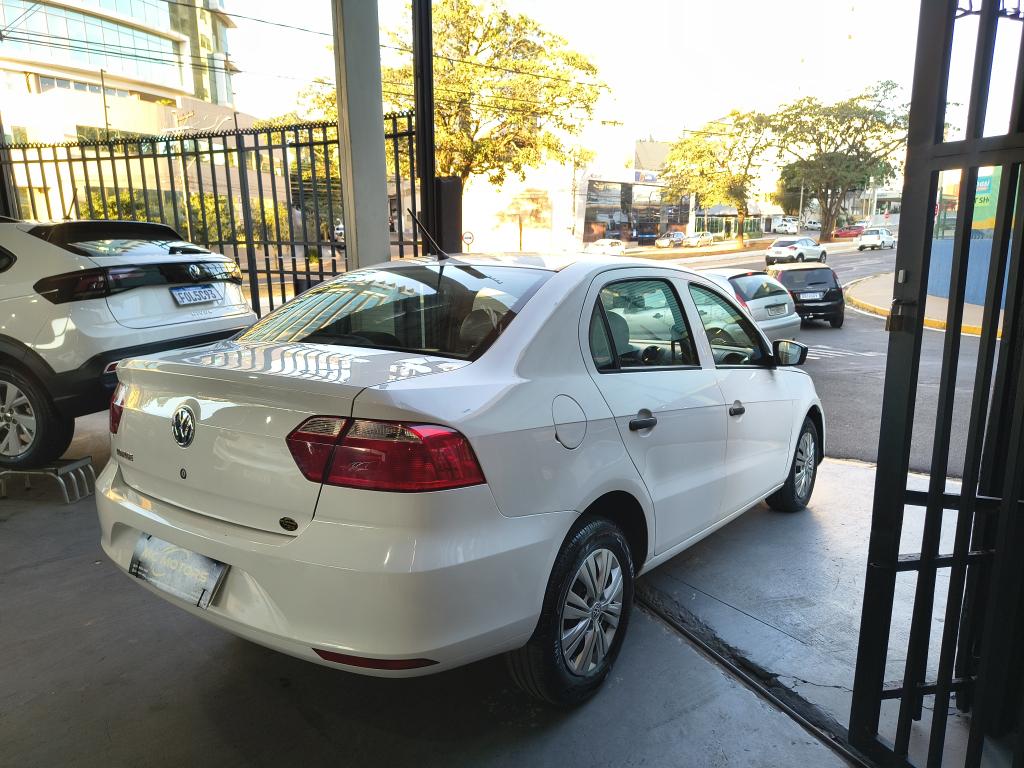VOLKSWAGEN Voyage - Foto