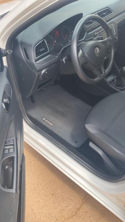 VOLKSWAGEN Voyage - Foto