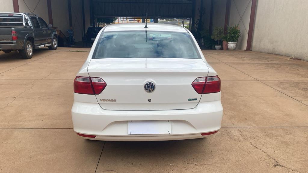 VOLKSWAGEN Voyage - Foto