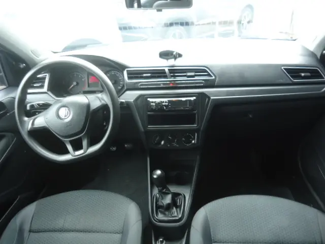 VOLKSWAGEN Voyage - Foto