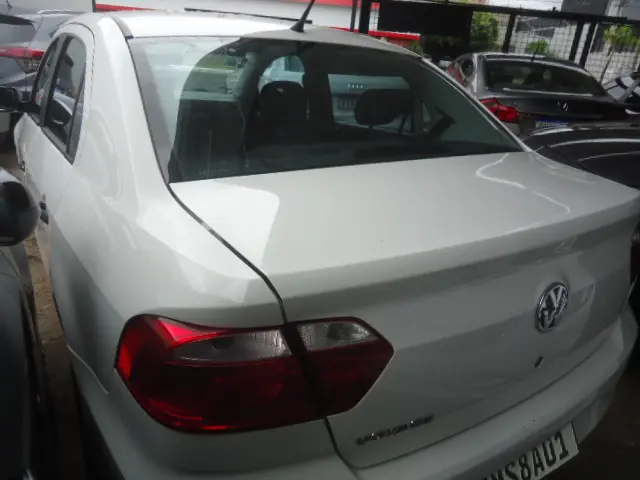 VOLKSWAGEN Voyage - Foto