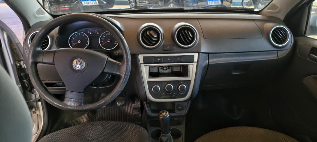 VOLKSWAGEN Voyage - Foto