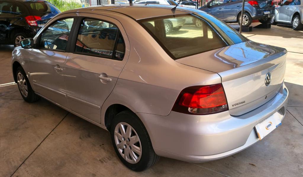 VOLKSWAGEN Voyage - Foto